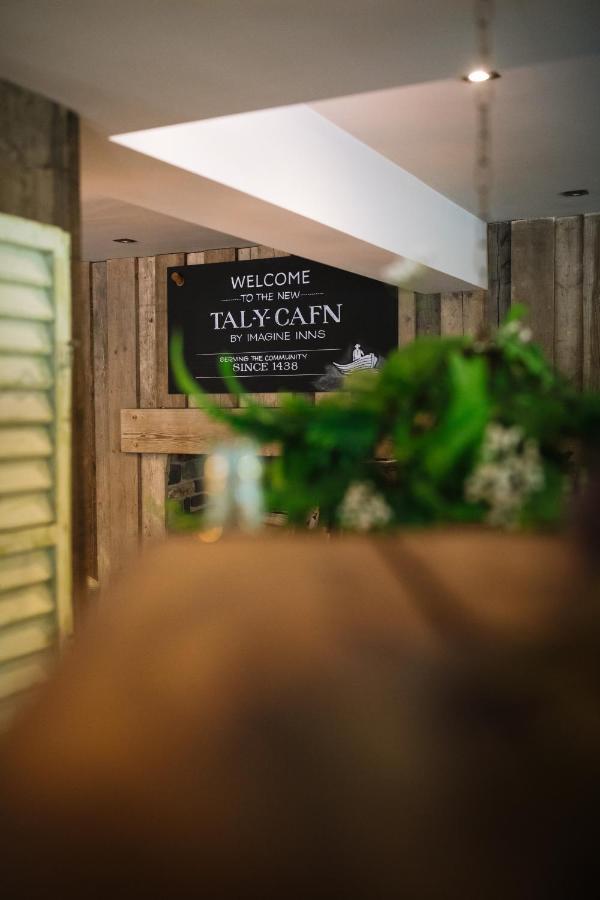 The Tal-Y-Cafn Hotel 康威 外观 照片